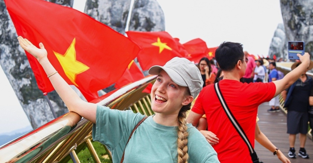 da nang khai pha mo vang du lich moi don dong khach cao cap 76504