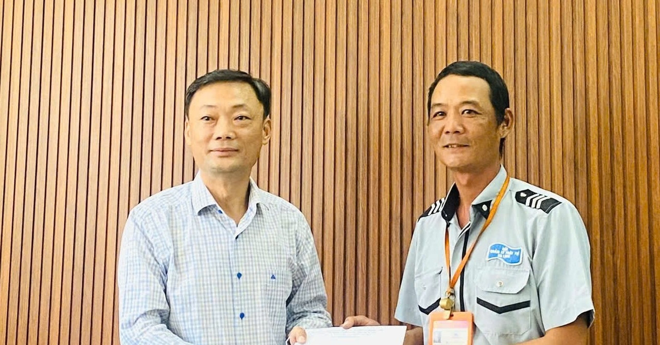 doi nang tim lai nhan kim cuong cho khach tay ai o da nang cung se lam vay 2471