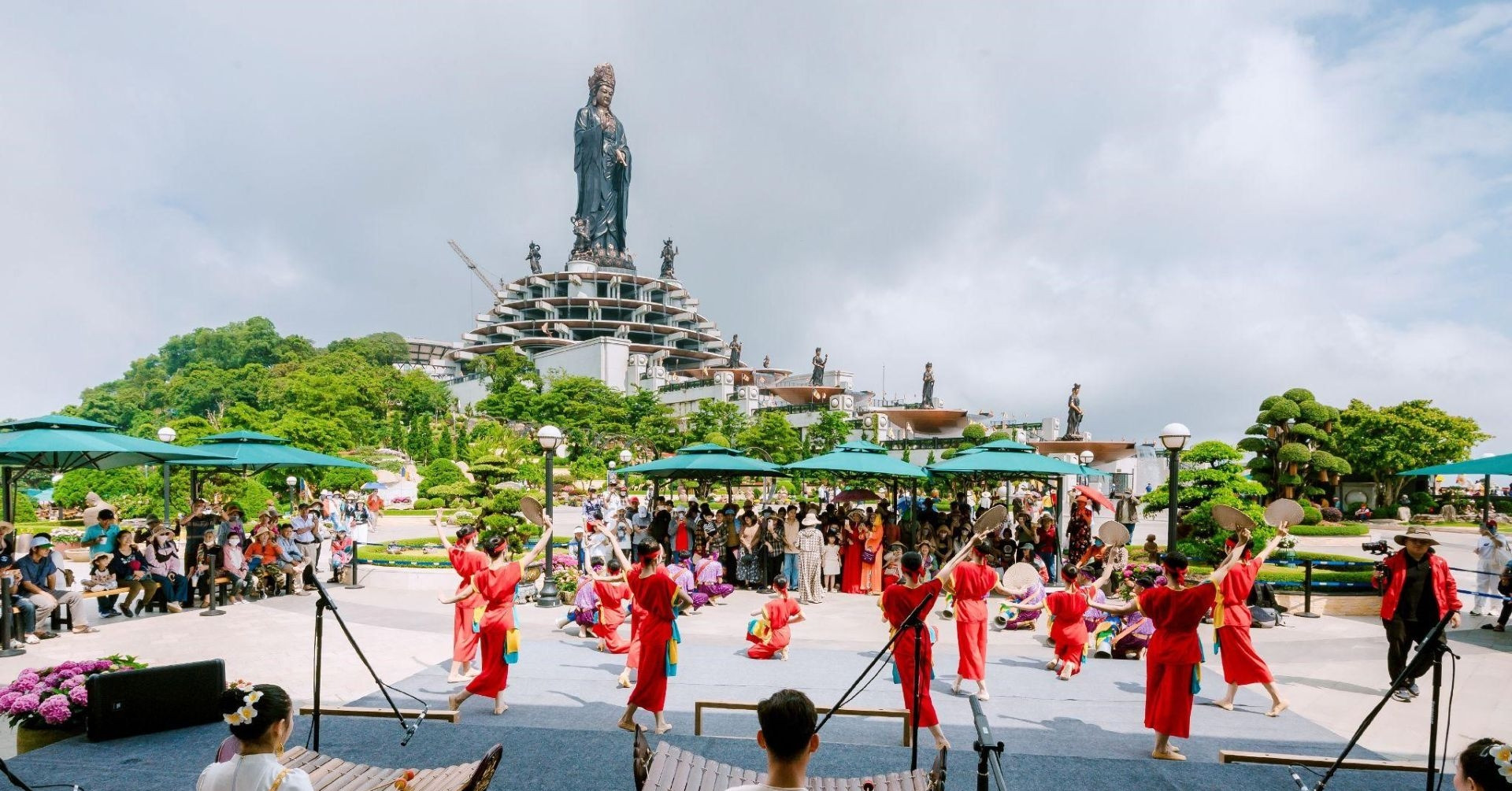 le hoi dang dang doc dao mung le via ba tai nui ba den 83743