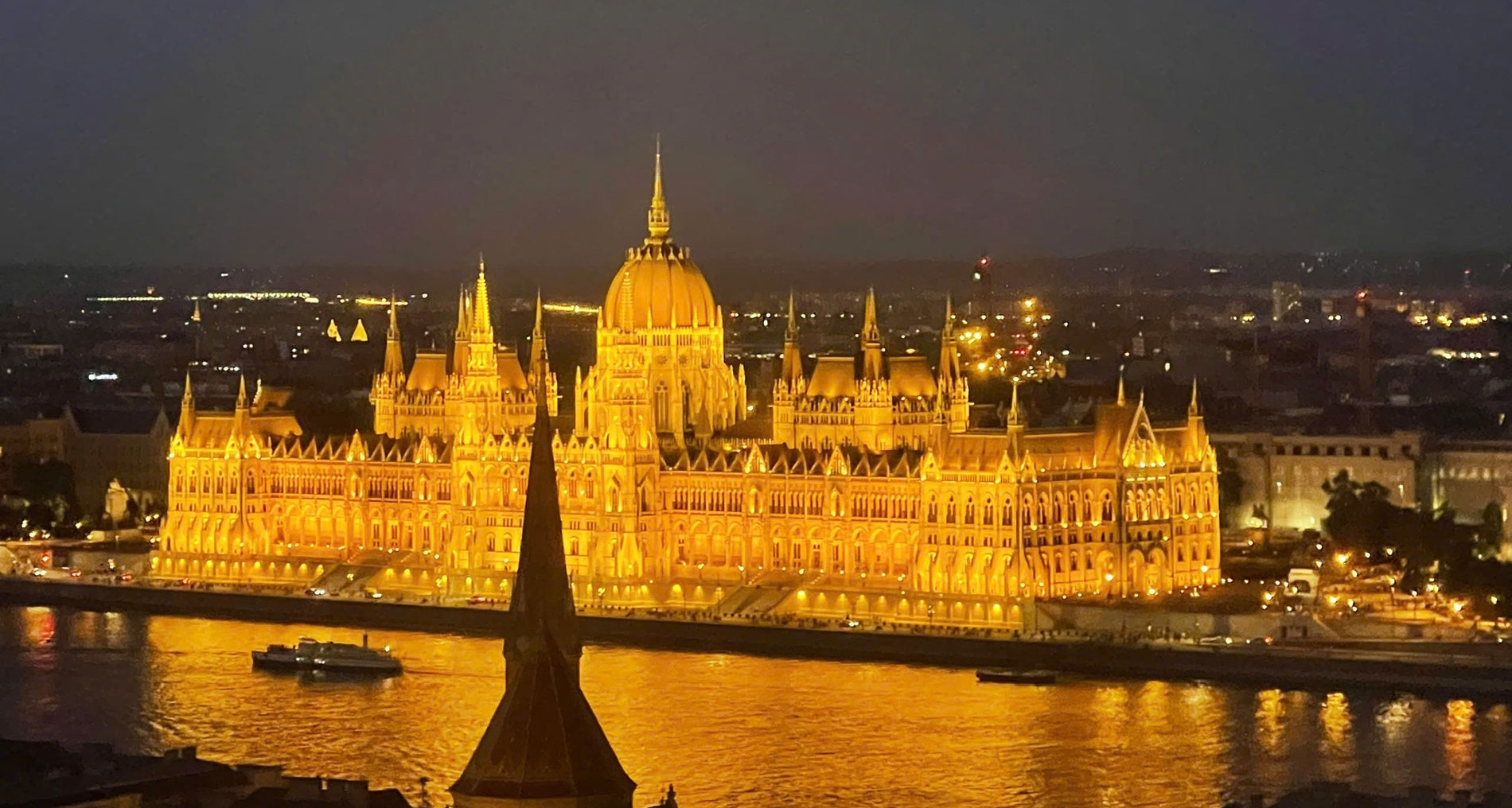 toa nha quoc hoi hungary vang ruc dep nao long ben dong danube 367