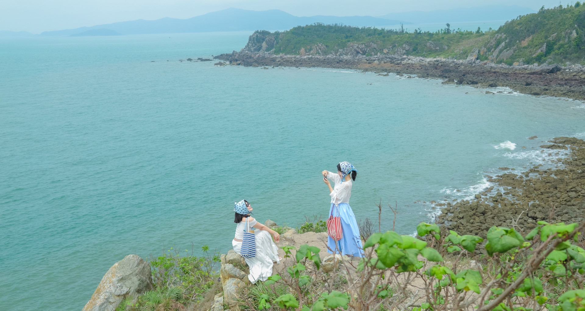 vien ngoc xanh giua long vinh o quang ninh co canh sieu dep dac san tien vua 22971