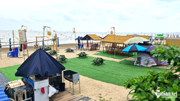 W-1Chiếm dụng bãi biển làm nơi kinh doanh.jpg