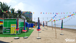 W-3Chiếm dụng bãi biển làm nơi kinh doanh.jpg