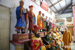 Tượng ngựa Xích Thố