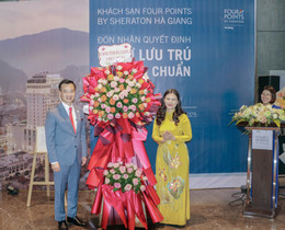 Lãnh đạo tỉnh chúc mừng sự kiện